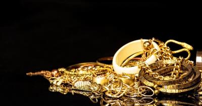 DIICOT a pierdut bijuterii de peste 250.000 de euro confiscate de la o femeie, care cere compensarea datoriilor pe care le avea la stat