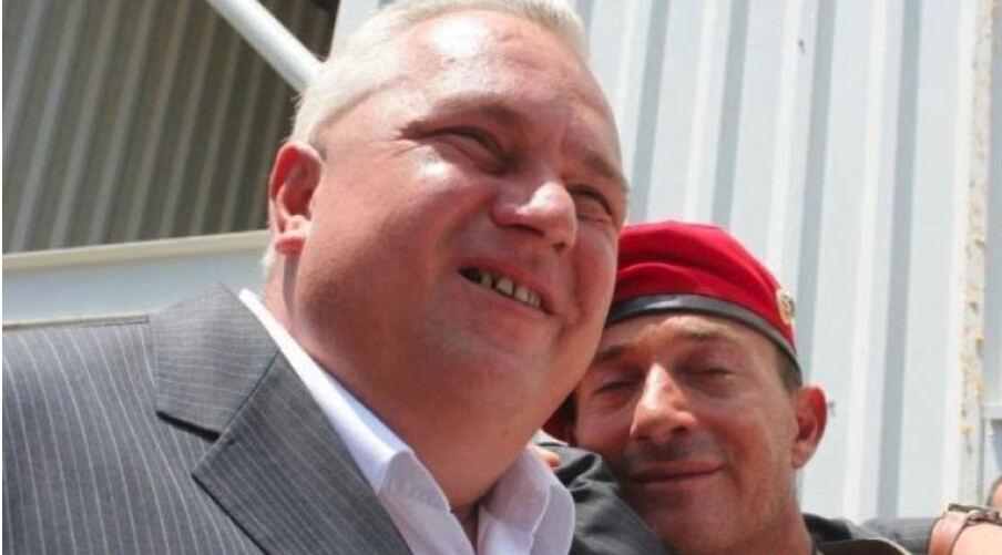 Țara a rămas a lor, chiar dacă nu mai sunt, oficial, la butoane...