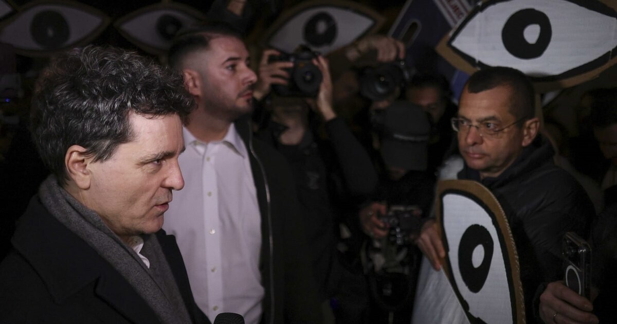 VIDEO Nicușor Dan, față în față cu protestatarii la Cotroceni: „Am de o sută de ori mai multe informații decât aveți dumneavoastră”