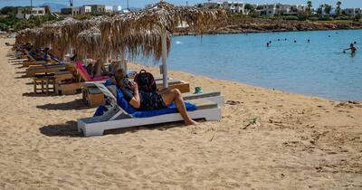 Paros, Grecia: Copil de 4 ani s-a înecat în piscină. Părinții și patronul, reținuți