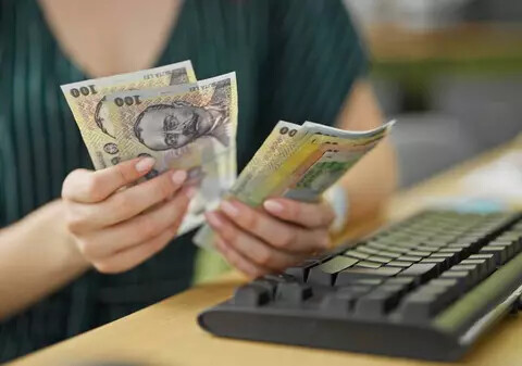 Pensiile private se transformă: Din 2027, românii pot lua un avans de 30% din Pilonul II