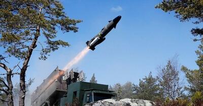 Ucraina a folosit în premieră o rachetă anti-navă suedeză în atacul asupra unei platforme petroliere din Marea Neagră