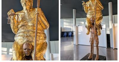 Scandal la Bruxelles: Fico cere eliminarea unei sculpturi cu Donald Trump nud